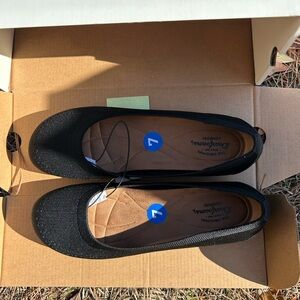 Dearfoams Black Women's Flats